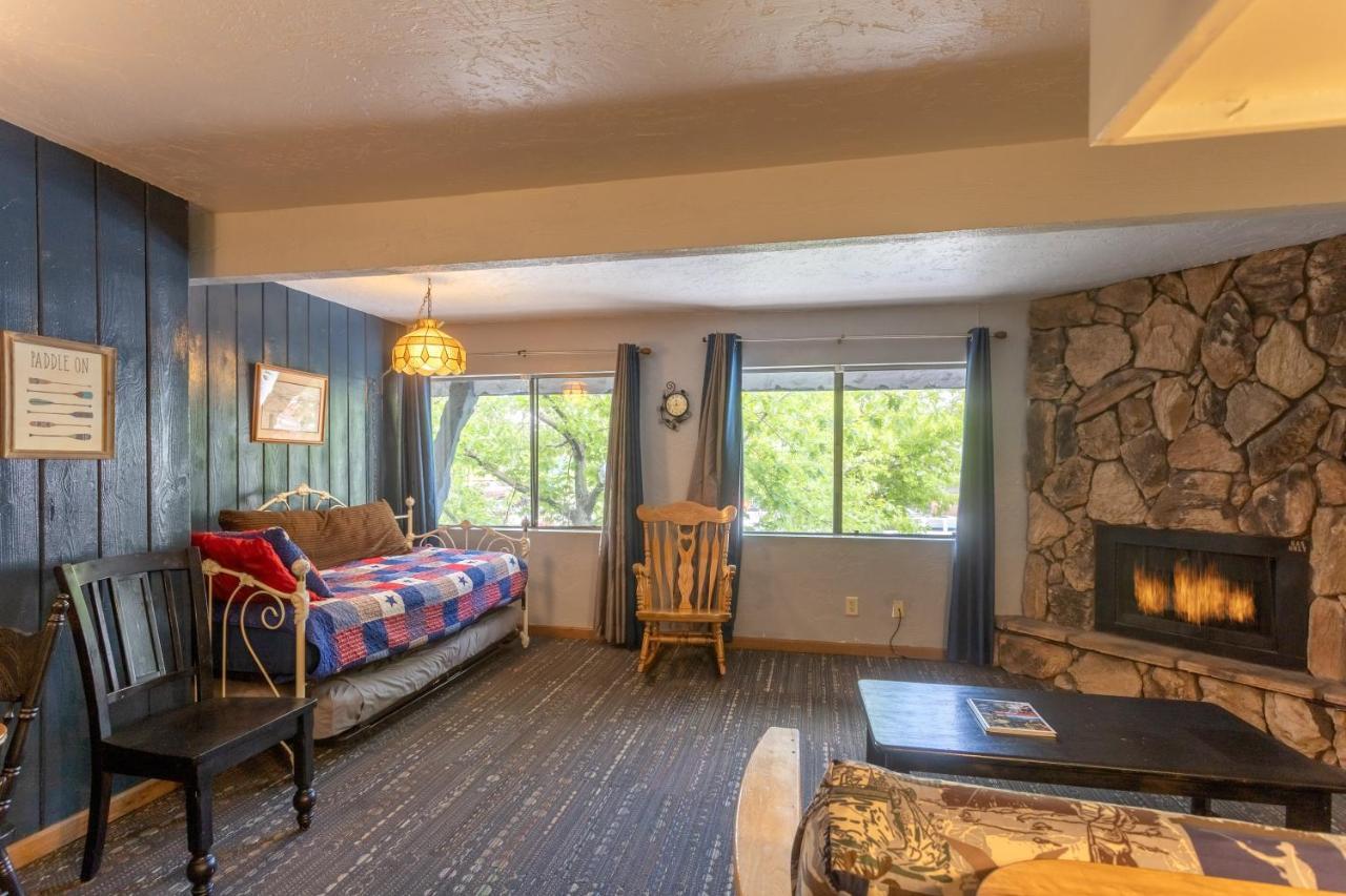 Village Suites Inn - American Black Bear - Perfect Location, In The Village! Can'T Be Better! Биг Бэар Лейк Экстерьер фото